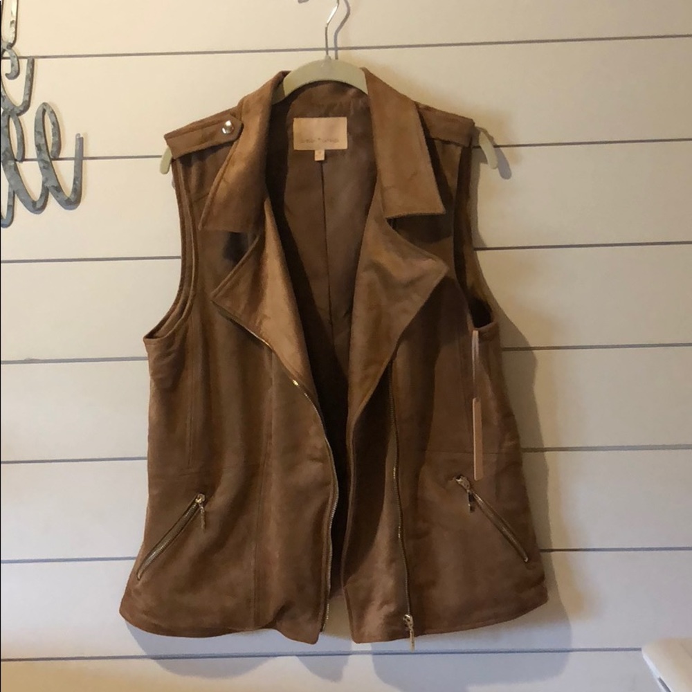 ❤️ NWT! Faux Suede vest